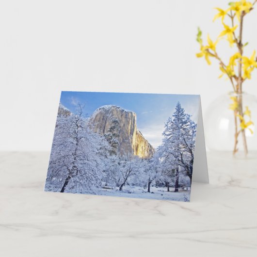 日の出の光が雪の中をエル・キャピタンに当たる カード (黄色い花)