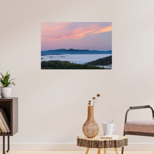 日の出の朝の霧の谷トリグラフ，スロベニア ポスター (リビング3)