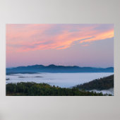 日の出の朝の霧の谷トリグラフ，スロベニア ポスター (正面)