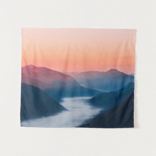 日の出の霧の川ソチャ タペストリー (正面(横))