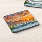 日の出のManyarのビーチ コースター (左側)