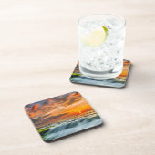 日の出のManyarのビーチ コースター (右側)