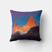 日の出のMt Fitzローイ クッション (裏面)