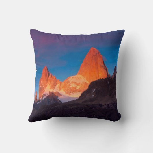 日の出のMt Fitzローイ クッション (裏面)