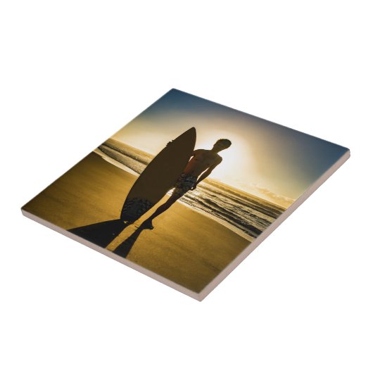 日の出時のサーファーのシルエット タイル (側面)