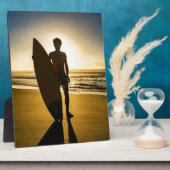日の出時のサーファーのシルエット フォトプラーク (側面)