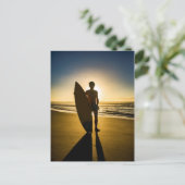 日の出時のサーファーのシルエット ポストカード (スタンド正面)