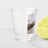 日の出絵画にプラハのシャルル橋の ショットグラス (左)