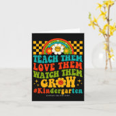 日の幼稚園先生彼らは彼らを見て愛 カード (黄色い花)