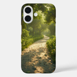 日の当たる森の小道 iPhone 16ケース
