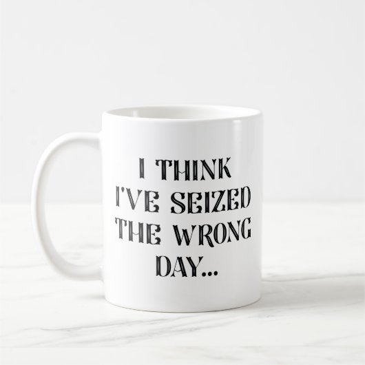日を誤った日を取った コーヒーマグカップ (左)