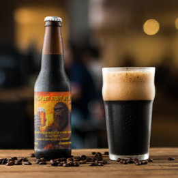 日カスタマイズ入りでビールを飲むビッグフット ビールラベル