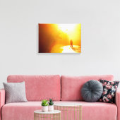 日キスをする光の中でカップル キャンバスプリント (インサイチュ (リビング))
