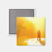 日キスをする光の中でカップル マグネット (正面/裏面)