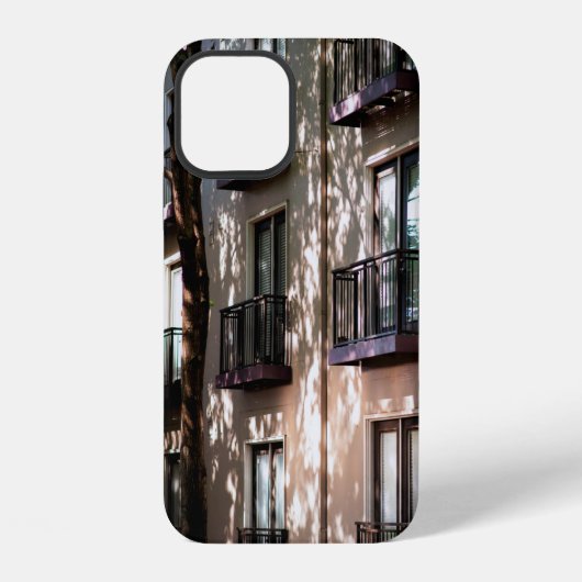 日中の茶色のコンクリートの建物-4 iPhoneケース (裏面)