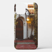 日中の閉じた茶色の木製ドア Case-Mate iPhoneケース (裏面)