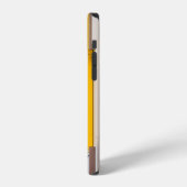 日中の黄色いコンクリート建築 iPhoneケース (左側面)