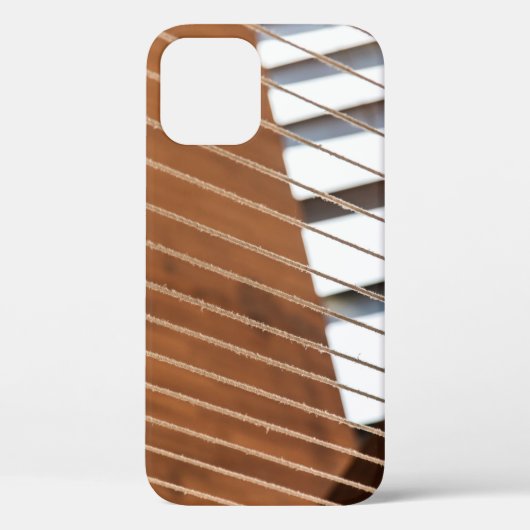 日中は茶色の窓ブラインド Case-Mate iPhoneケース (裏面)