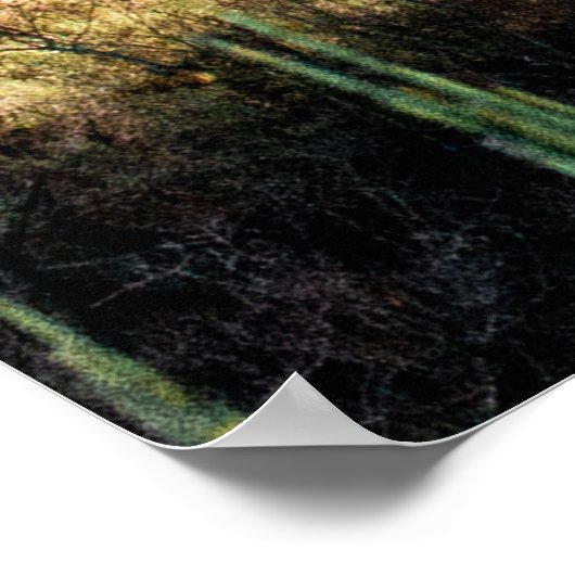 日中は雪の近くの緑の木々が山を覆った ポスター (角)