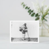 日中国の間労働者、c.1870 （b/w写真） ポストカード (スタンド正面)