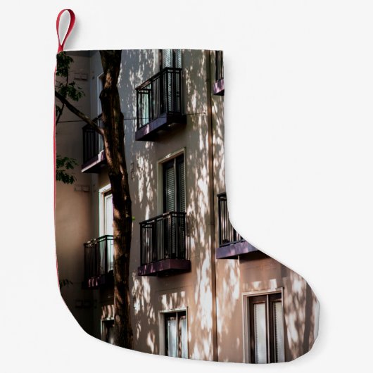 日中・4時の茶コンクリート建物 スモールクリスマスストッキング (正面)