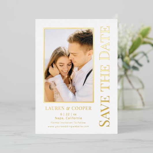 日付のエレガントモダン結婚金ゴールドの保存 箔招待状 (立ち正面)