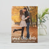 日付のモダン保存婚約カップルの写真WL 招待状 (スタンド正面)