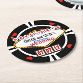 日付のラスベガスの結婚式のポーカー用のチップを救って下さい ラウンドペーパーコースター (アングル)