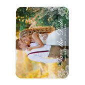 日付の保存婚約カップルの写真レース マグネット (縦)