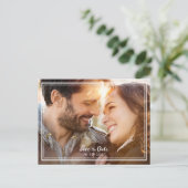日付の写真をシック結婚な金ゴールドで保存するモダン 案内ポストカード (スタンド正面)