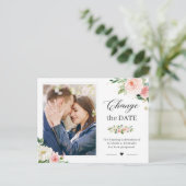 日付の変更エレガント赤面ピンクフローラ写真 ポストカード (スタンド正面)