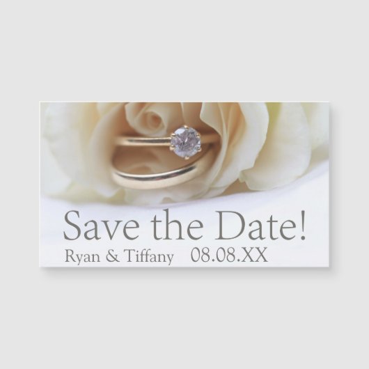 日付の婚約指輪を救い、上がりました (正面)