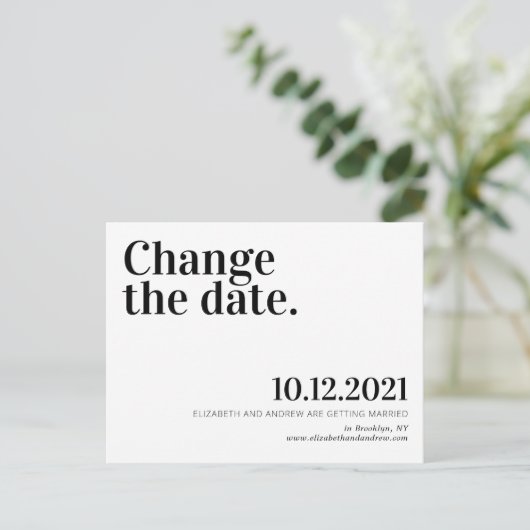 日付の延期を結婚変更するミニマル 案内ポストカード (スタンド正面)