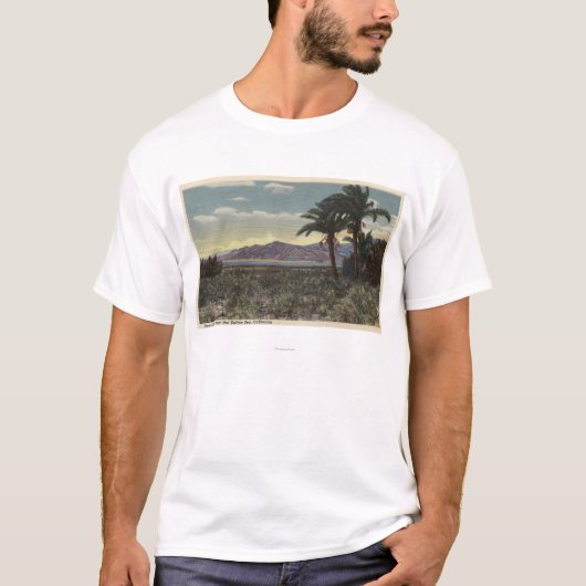 日付の成長する近いの眺めSaltonの海 Tシャツ (正面)