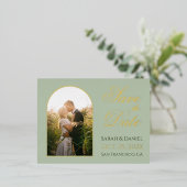 日付のSageグリーンフォトをArchスクリプト金ゴールドに保存 箔招待状ポストカード (立ち正面)