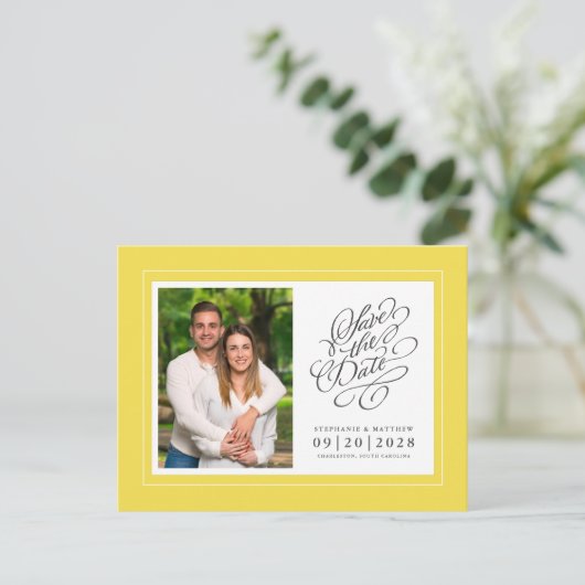 日付を保存する写真黄色のエレガントな結婚式 案内ポストカード (スタンド正面)