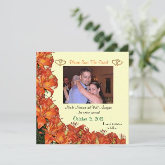 日付を保存 オレンジ色のユリの花束 写真付き 招待状 (スタンド正面)