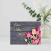 日付を保存 – ダークピンクのチューリップ&ウッド 案内ポストカード (スタンド正面)