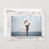 日付を変更する白大理石の書道写真 案内ポストカード (正面/裏面)