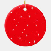 日付を持つカスタムで赤いクリスマスツリーのオーナメント セラミックオーナメント (裏面)