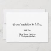 日付シックなブラック金ゴールドスクリプトウェディングパーティーを保存 セーブザデート (裏面)