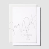 日付タイポグラフィオーバーレイのモダン保存 ベラム紙招待状 (オフセット)