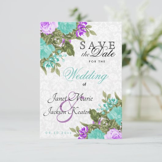 日付ティール(緑がかった色)と紫かわいらしの花を保存する セーブザデート (スタンド正面)