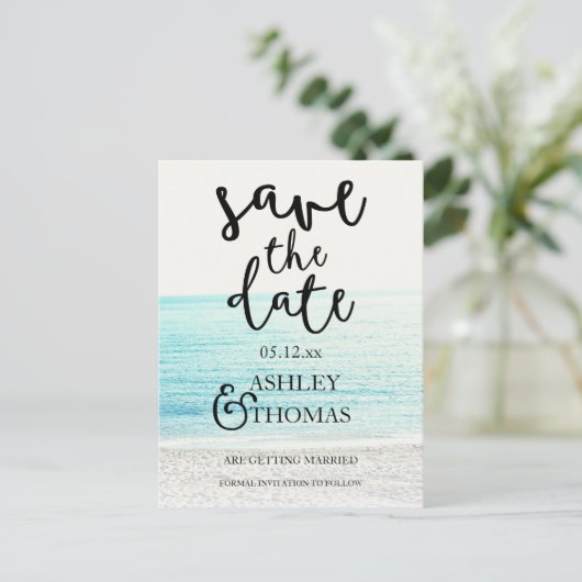 日付ビーチ撮影タイポグラフィ結婚の 案内ポストカード (スタンド正面)
