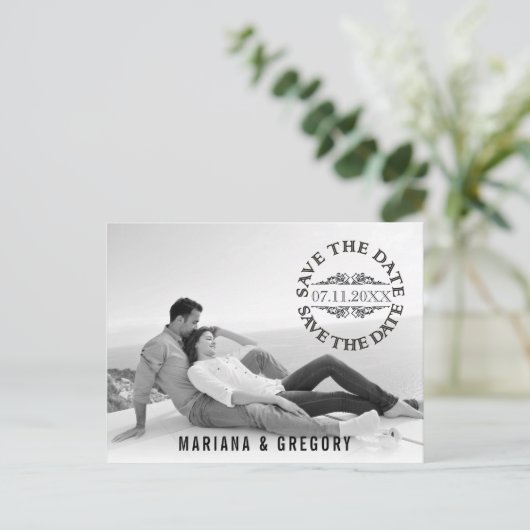 日付ミニマルの写真をモダン保結婚存する 案内ポストカード (スタンド正面)