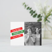 日付モダンはがきを斜めに保存（赤/緑） 案内ポストカード (スタンド正面)