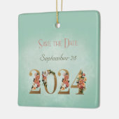 日付2024名のパーソナライズされた保存日付 セラミックオーナメント (左)