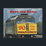 日付90th Birthday Party Engineポストカードの保存 案内ポストカード<br><div class="desc">このおもしろい90飾年誕生日の明るい黄色の鉄道の写真が書かれユニークた「日付を保存する」はがき。赤い背景に白いレタリングが付いている。名前、年齢、イベント、日付などの文字を簡単に変更できる。フォトサイドの年数も必ず変えろ！ポストカードの郵便切手のマッチングはザズル製品172423296315787132である。オリジナル写真：Marcia Socolik.All Rights Reserved © 2014 Alan & Marcia Socolik.</div>