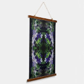 日光のフェンス上の紫色のクレマチス抽象芸術 吊り下げ型タペストリー (傾斜あり)