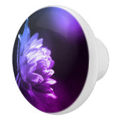 日光の中の花の黒と白の色合い セラミックノブ (右)